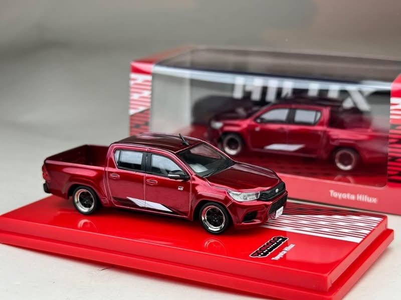 Tarmac 1:64 Toyota Hilux Pick up