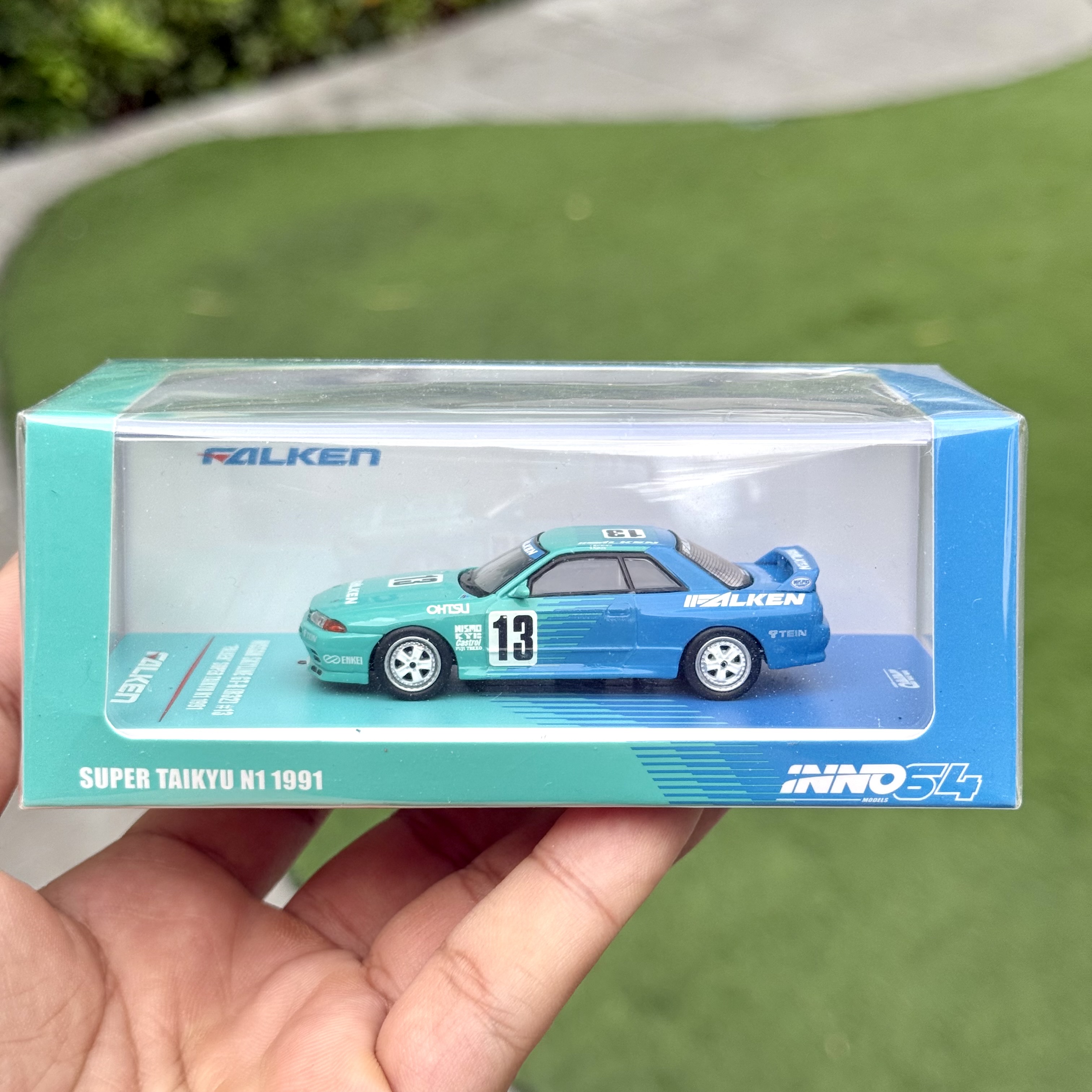 Inno 64 Nissan Skyline GTR 32 Falken 
